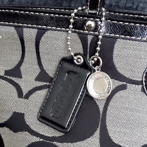 Coach Handbag - Picture 3 of 7